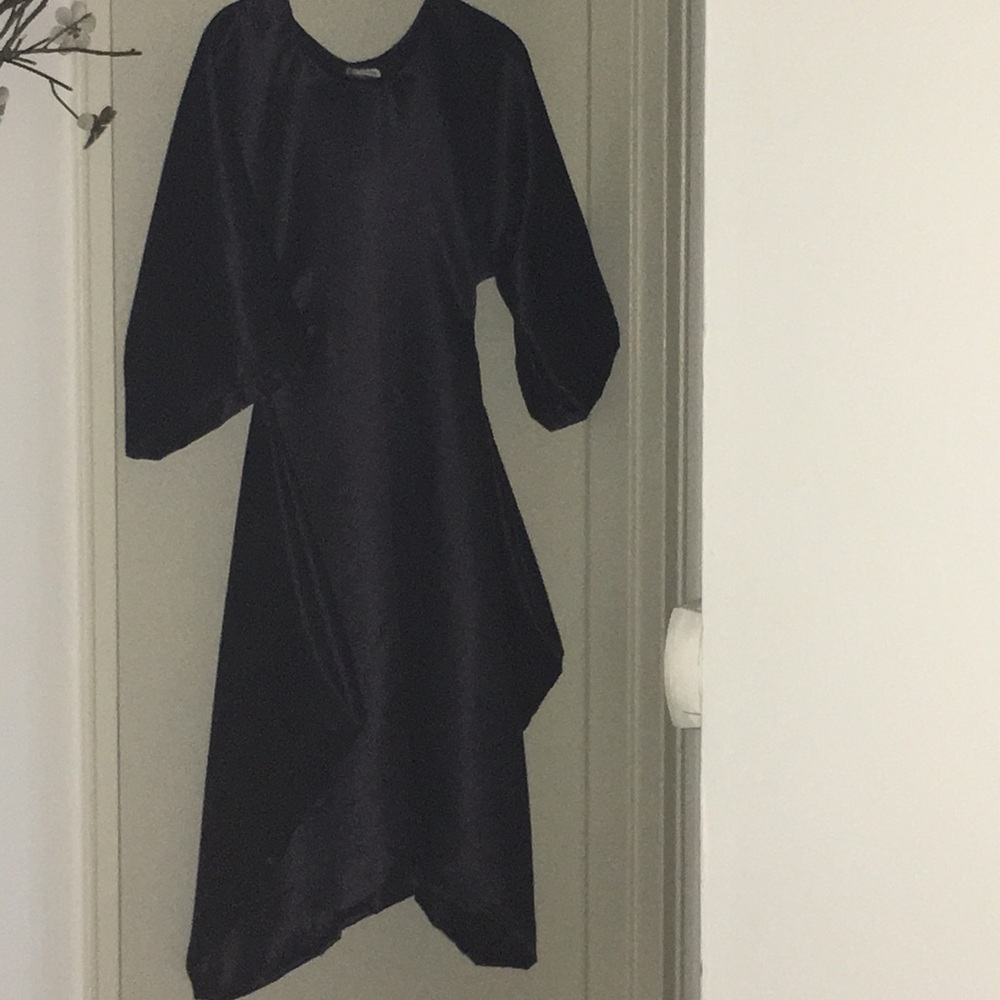 Black dress SZ Md 28 waist 31 inches long